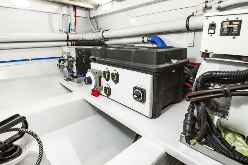 Slide: The Image of Custom Carolina 43 Blackwell Convertible 1994 - 4639491