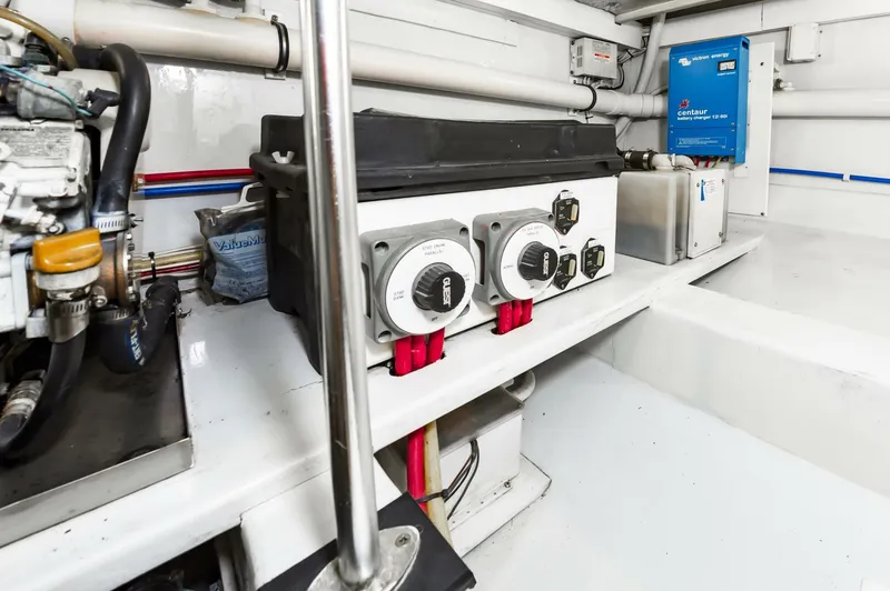 Slide: The Image of Custom Carolina 43 Blackwell Convertible 1994 - 4639494