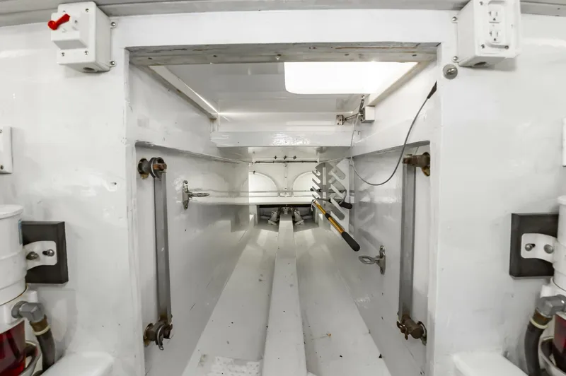 Slide: The Image of Custom Carolina 43 Blackwell Convertible 1994 - 4639507