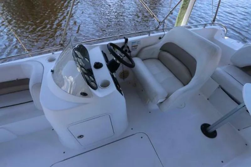 Slide: The Image of Hurricane FunDeck GS 201 OB 2005 - 4640495