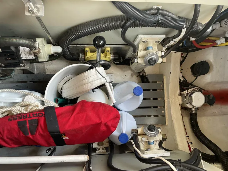 Slide: The Image of Hinckley Yachts Talaria 38 2012 - 4640674