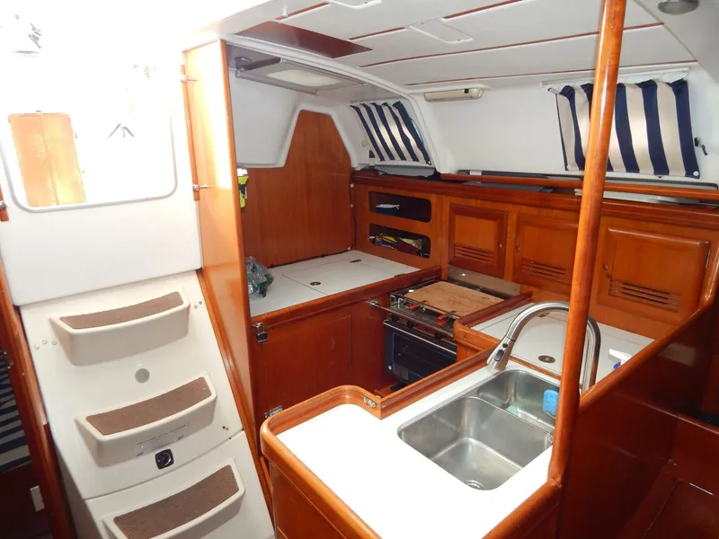 Slide: The Image of Beneteau Oceanis 361 Clipper 2001 - 4697516