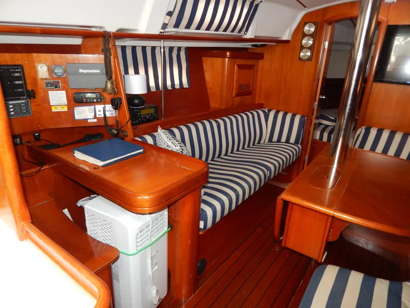 Slide: The Image of Beneteau Oceanis 361 Clipper 2001 - 4697510