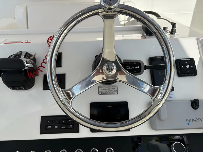 Slide: The Image of Regulator Marine 30 XO 2025 - 5283411
