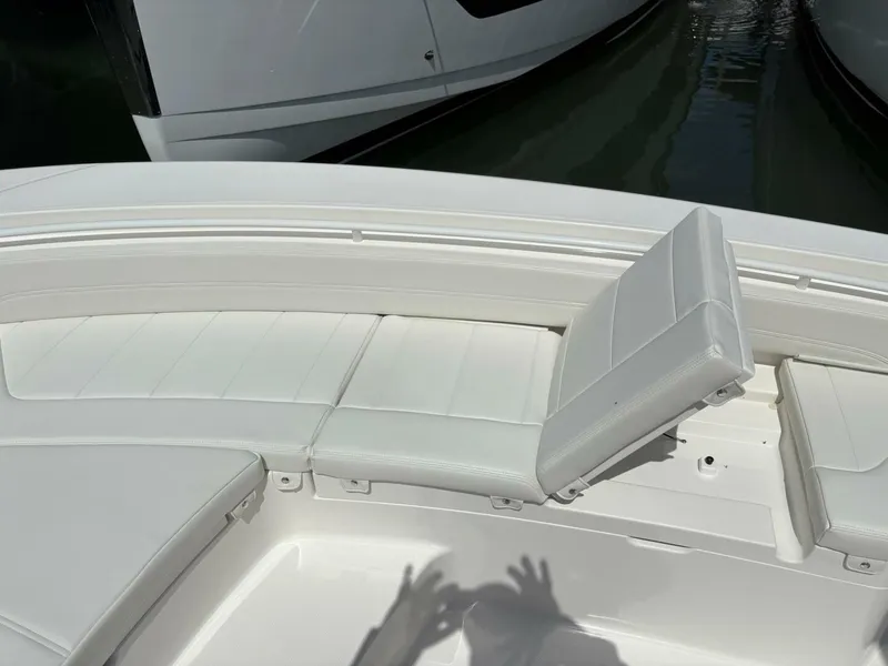 Slide: The Image of Regulator Marine 30 XO 2025 - 5283383