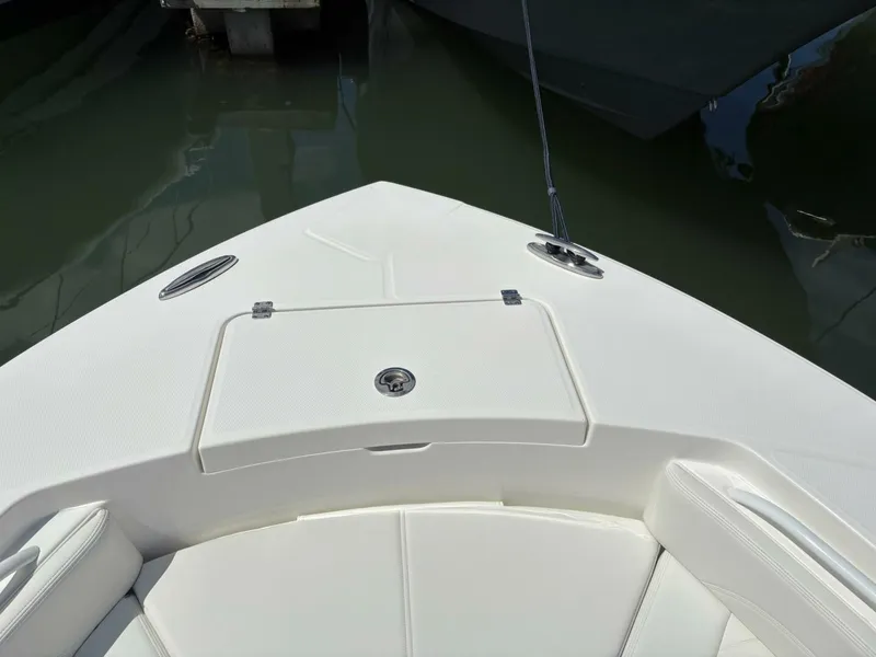 Slide: The Image of Regulator Marine 30 XO 2025 - 5283381