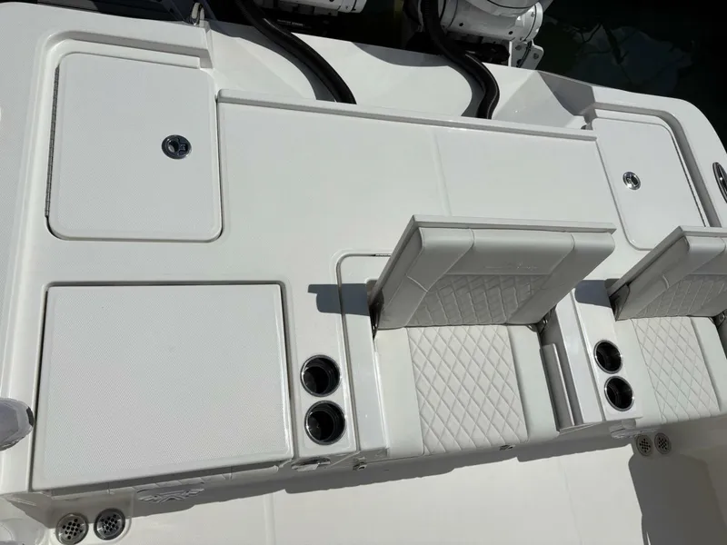 Slide: The Image of Regulator Marine 30 XO 2025 - 5283392