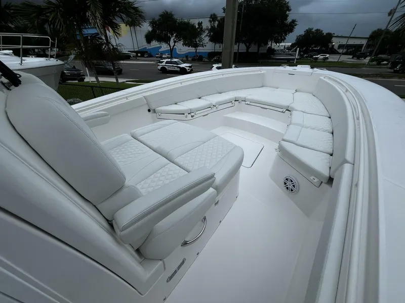 Slide: The Image of Regulator Marine 30xo 2025 - 4641985