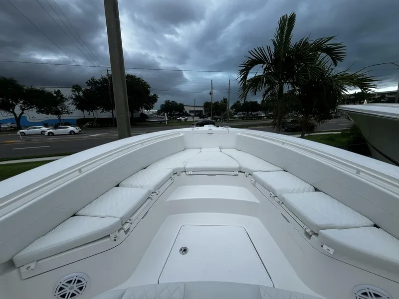 Slide: The Image of Regulator Marine 30xo 2025 - 4641987