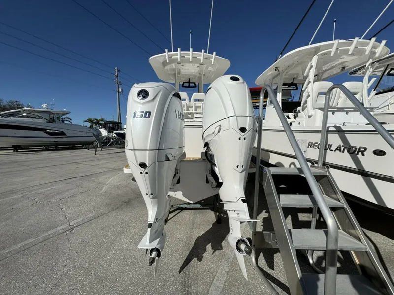 Slide: The Image of Regulator Marine 23 CC 2025 - 5112511