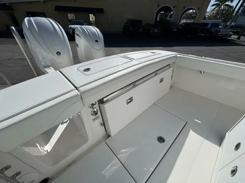 Slide: The Image of Regulator Marine 23 CC 2025 - 5112513
