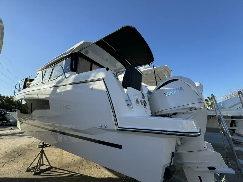 Slide: The Image of Jeanneau NC 1095 Weekender 2025 - 4857519