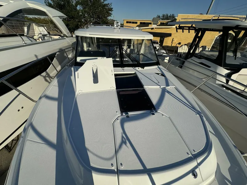 Slide: The Image of Jeanneau NC 1095 Weekender 2025 - 4857534