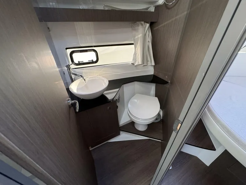 Slide: The Image of Jeanneau NC 1095 Weekender 2025 - 4857528