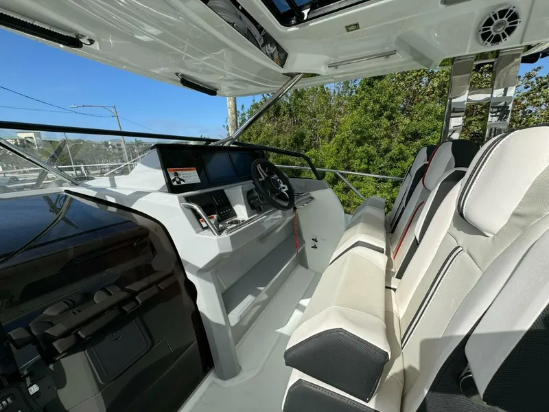 Slide: The Image of Jeanneau 10.5 Walk 2024 - 5040455