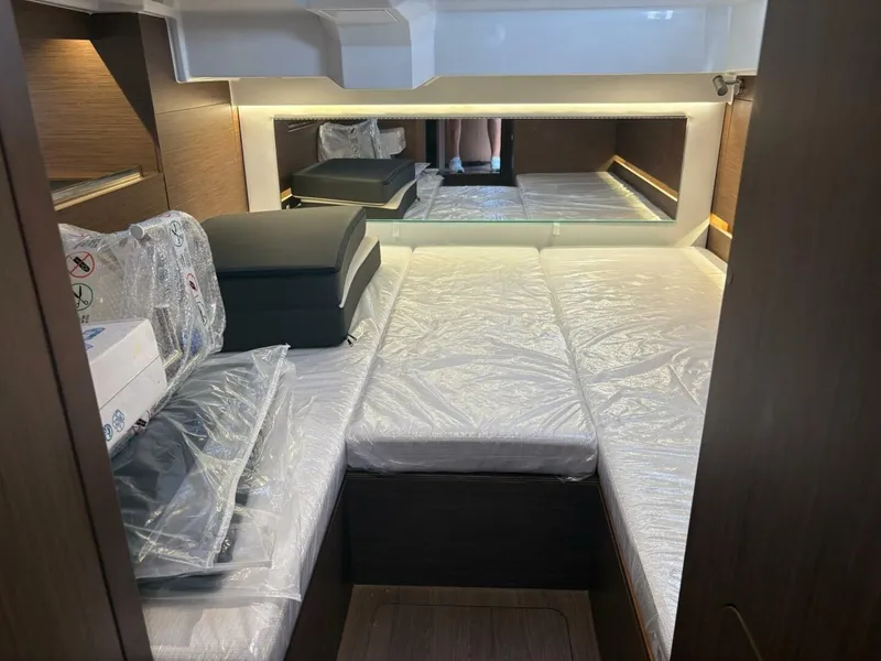 Slide: The Image of Jeanneau 10.5 Walk 2024 - 5283864