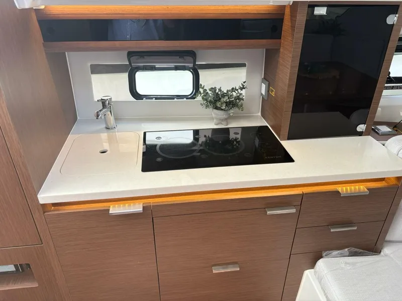 Slide: The Image of Jeanneau 10.5 Walk 2024 - 5283865