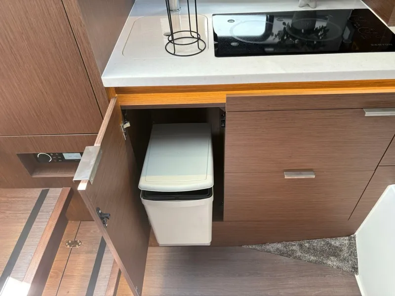 Slide: The Image of Jeanneau 10.5 Walk 2024 - 5283866