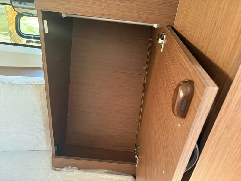 Slide: The Image of Jeanneau 10.5 Walk 2024 - 5283867