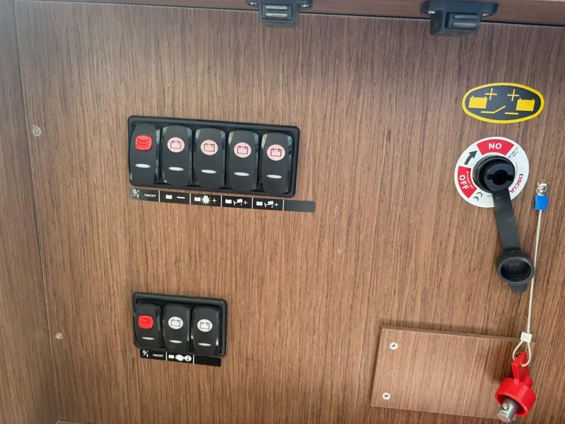 Slide: The Image of Jeanneau 10.5 Walk 2024 - 5283868