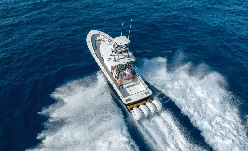 Slide: The Image of Regulator Marine 41 CC 2025 - 4642094