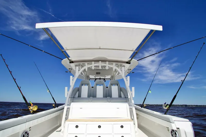 Slide: The Image of Regulator Marine 41 CC 2025 - 4642102