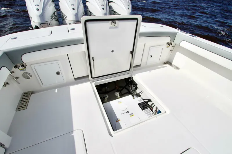 Slide: The Image of Regulator Marine 41 CC 2025 - 4642100