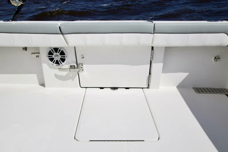 Slide: The Image of Regulator Marine 41 CC 2025 - 4642105