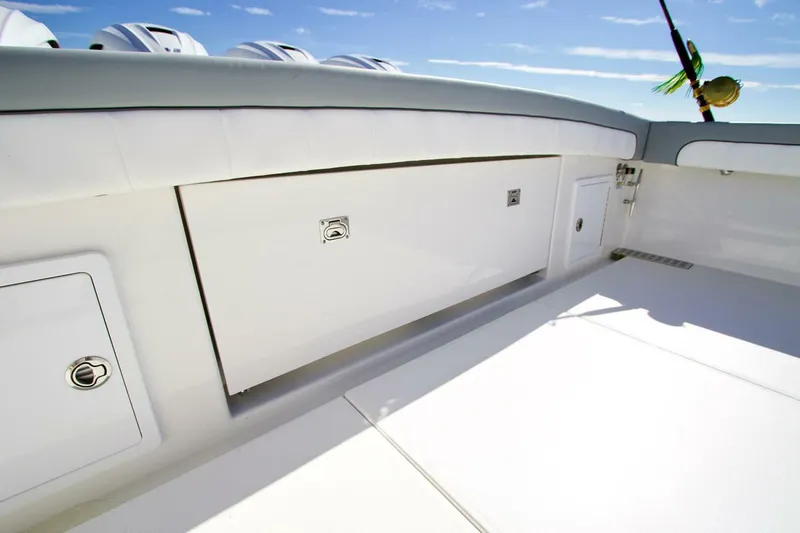 Slide: The Image of Regulator Marine 41 CC 2025 - 4642112