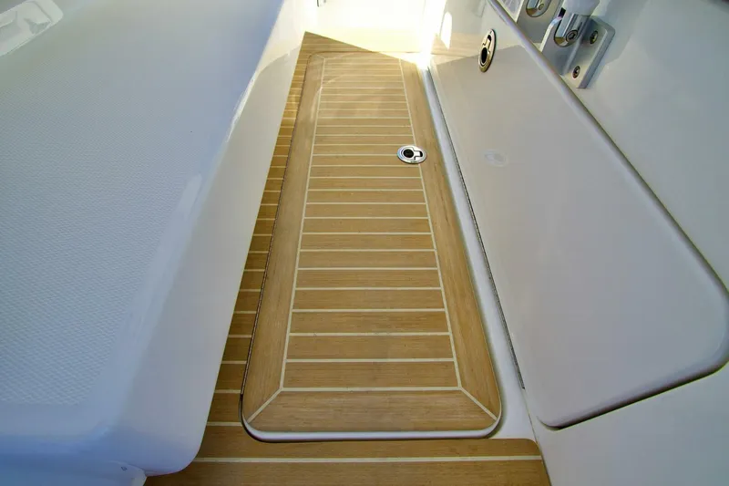 Slide: The Image of Regulator Marine 41 CC 2025 - 4642125