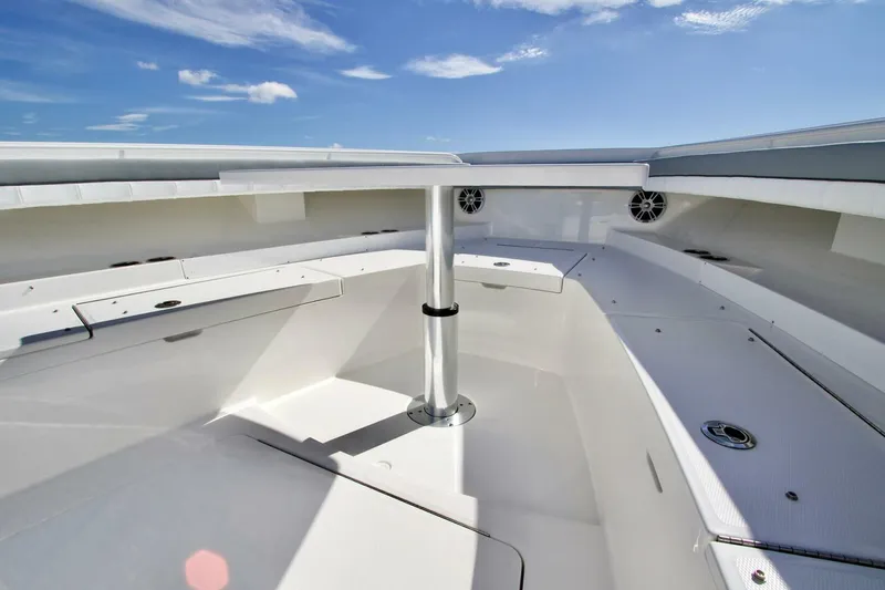 Slide: The Image of Regulator Marine 41 CC 2025 - 4642134