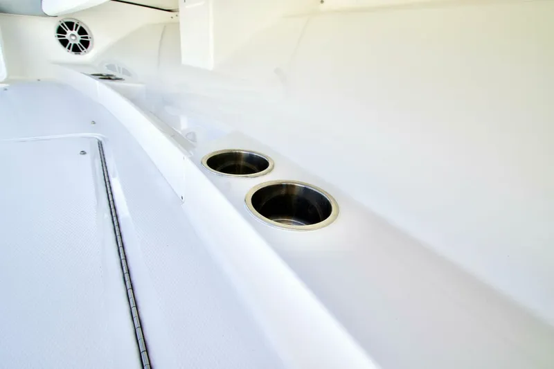 Slide: The Image of Regulator Marine 41 CC 2025 - 4642140