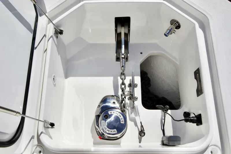 Slide: The Image of Regulator Marine 41 CC 2025 - 4642147