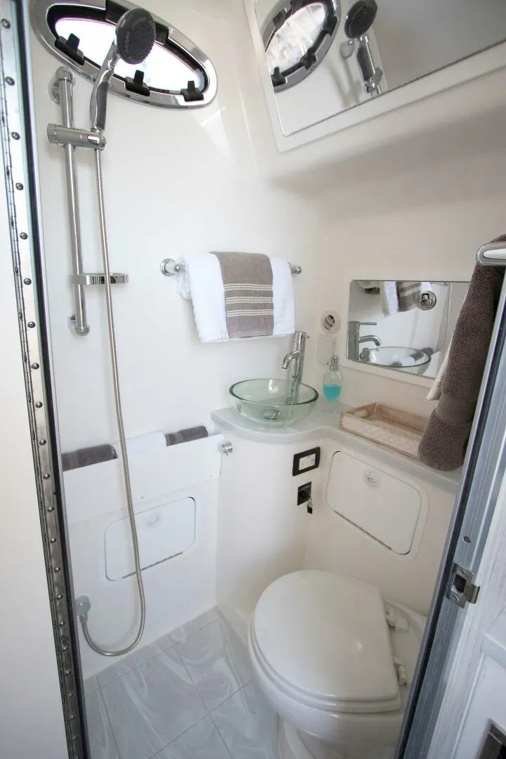 Slide: The Image of Regulator Marine 41 CC 2025 - 4642161