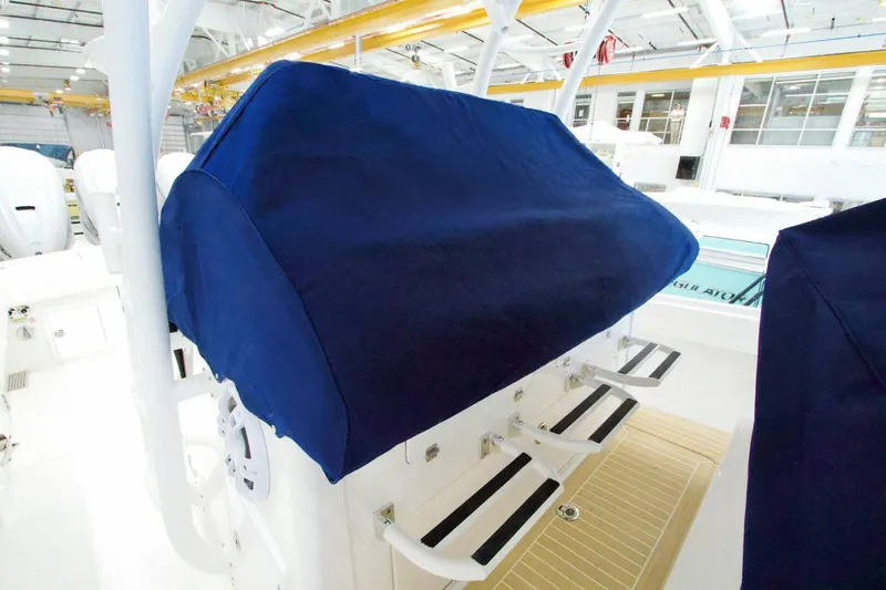 Slide: The Image of Regulator Marine 41 CC 2025 - 4642156