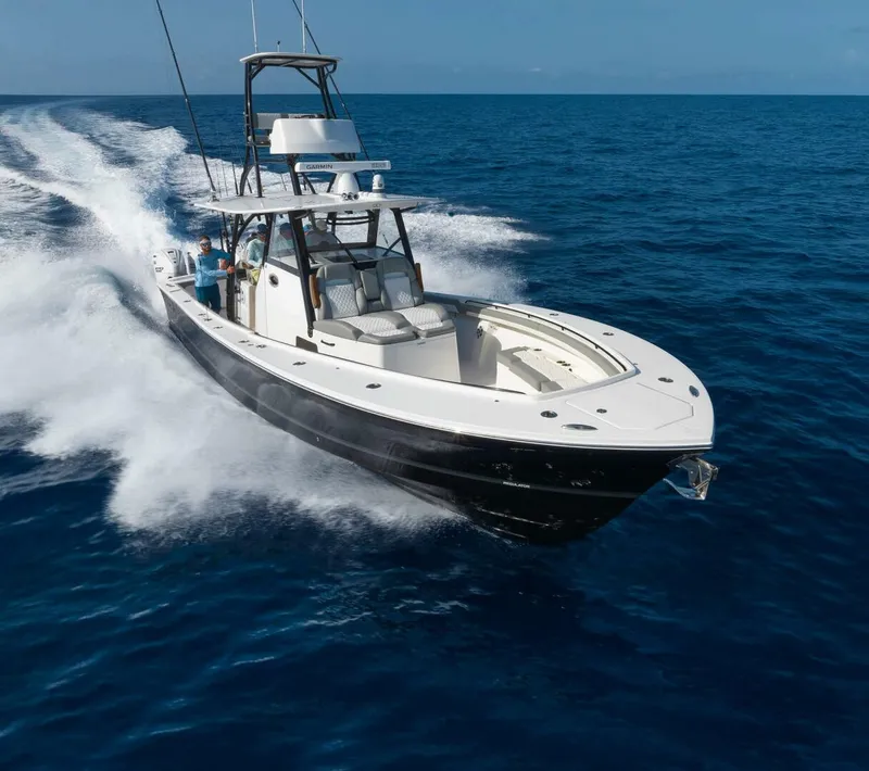 Slide: The Image of Regulator Marine 41 CC 2025 - 4642091