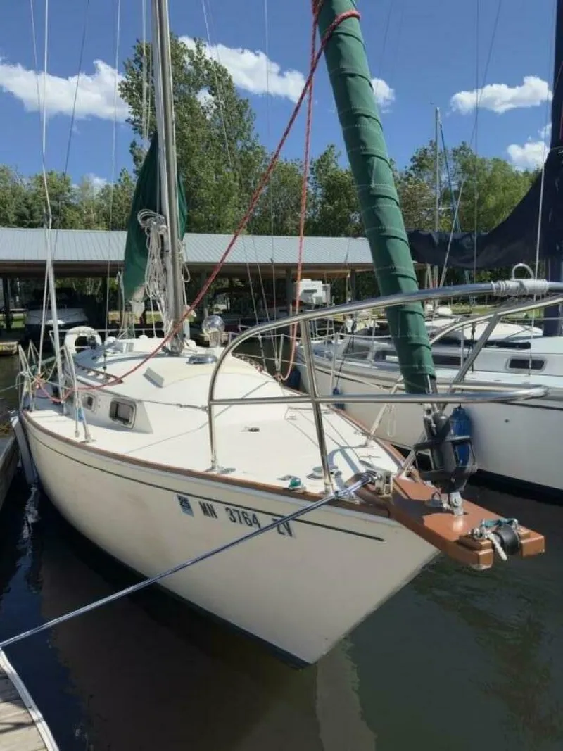 Slide: The Image of Sabre 28 1979 - 4642629