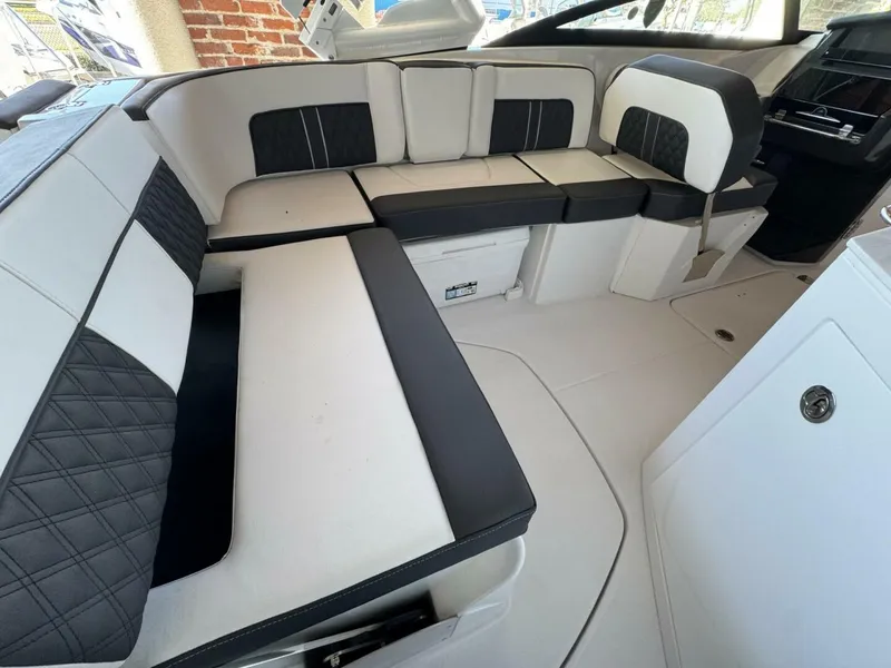 Slide: The Image of Monterey M-65 2024 - 5116196