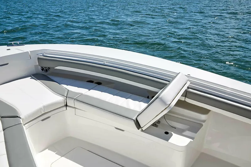 Slide: The Image of Regulator Marine 28cc 2026 - 4642658