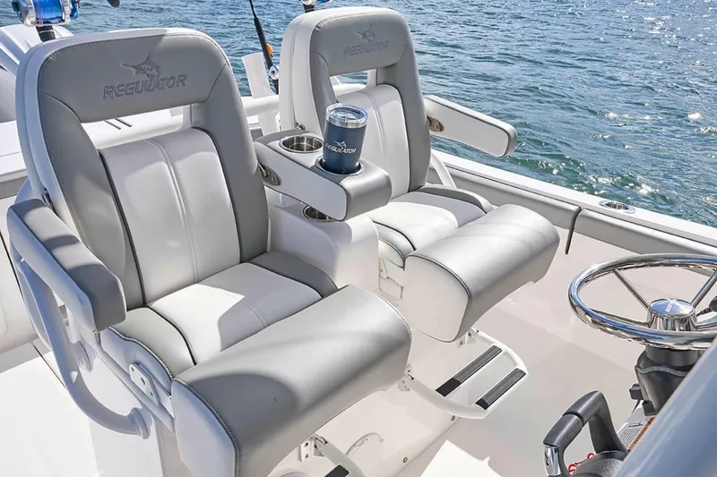 Slide: The Image of Regulator Marine 28cc 2026 - 4642666