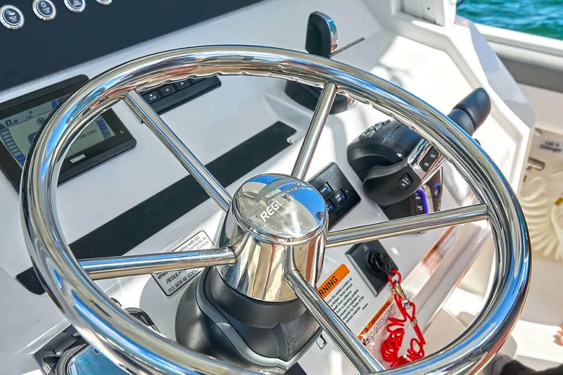 Slide: The Image of Regulator Marine 28cc 2026 - 4642668