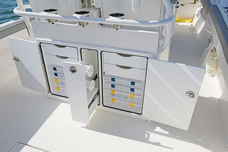 Slide: The Image of Regulator Marine 28cc 2026 - 4642671