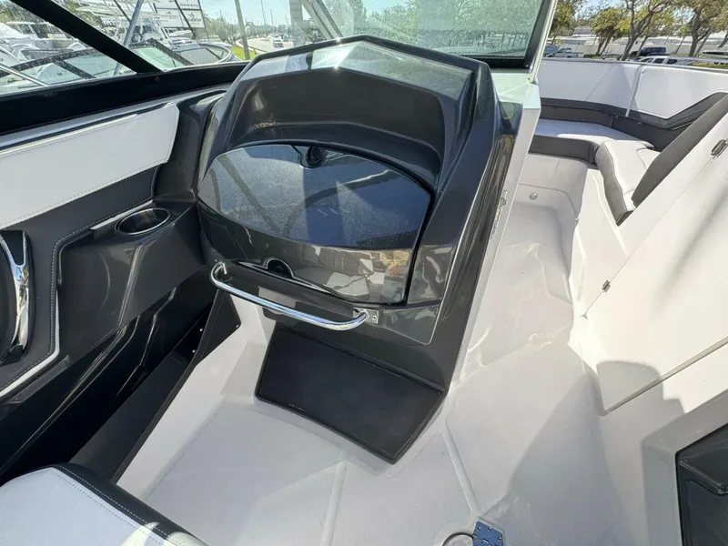 Slide: The Image of Monterey 255ss 2024 - 5116455