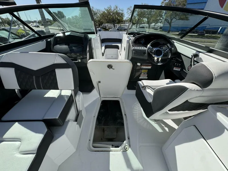 Slide: The Image of Monterey 255ss 2024 - 5116457