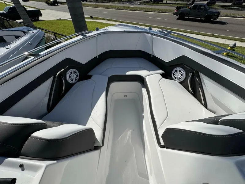 Slide: The Image of Monterey 255ss 2024 - 5116461