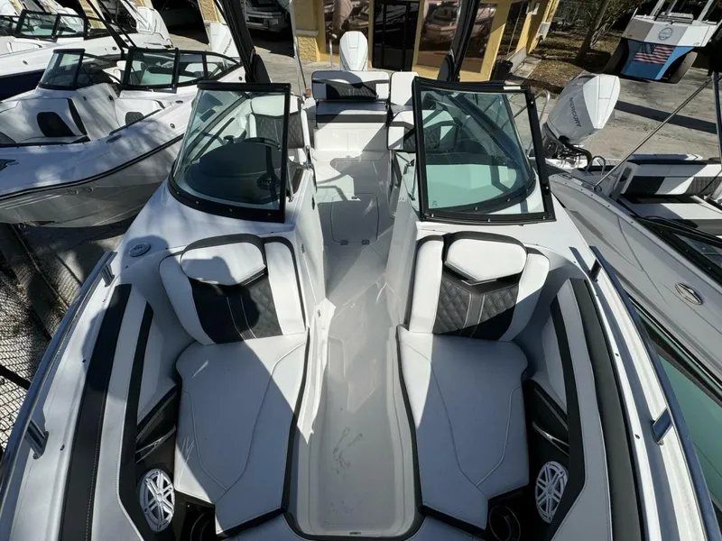 Slide: The Image of Monterey 255ss 2024 - 5116463