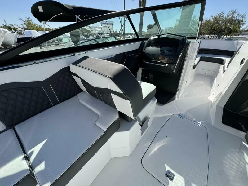 Slide: The Image of Monterey 255ss 2024 - 5116448