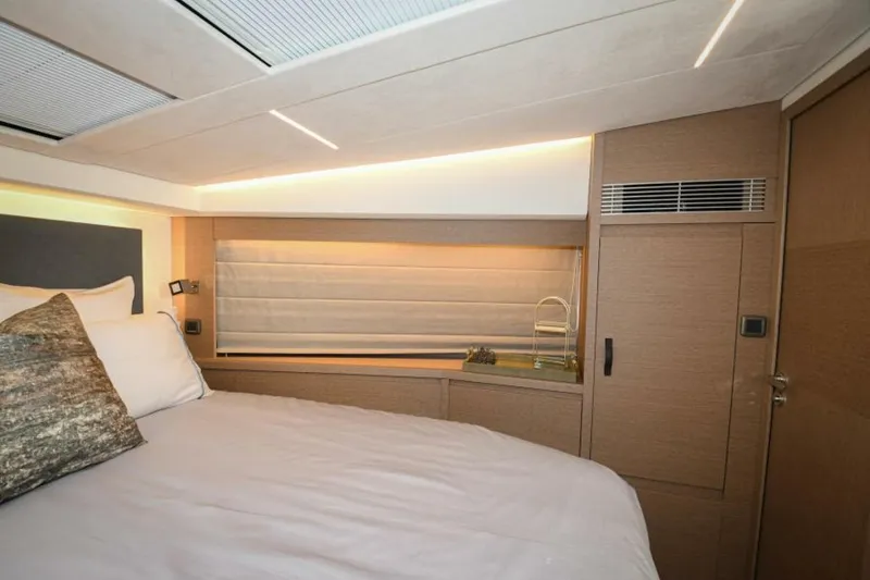 Slide: The Image of 2023 52 Prestige Flybridge - VIP Stateroom - 4644044