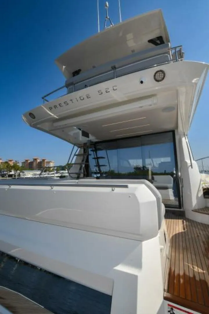 Slide: The Image of 2023 52 Prestige Flybridge - Stern - 4644012
