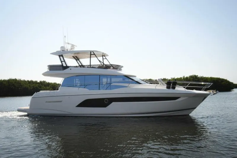 Slide: The Image of 2023 52 Prestige Flybridge - Starboard Profile - 4644055